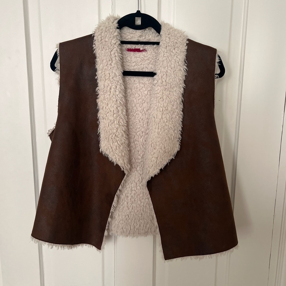 Velvet by Graham and Spencer Brown Shearling Vest Size Small